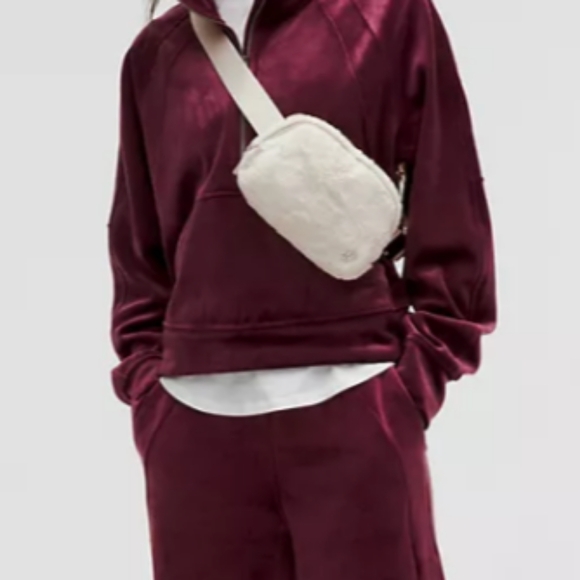 lululemon Everywhere Fleece Belt Bag 1L F in Bone/Silver NWT - Picture 4 of 7